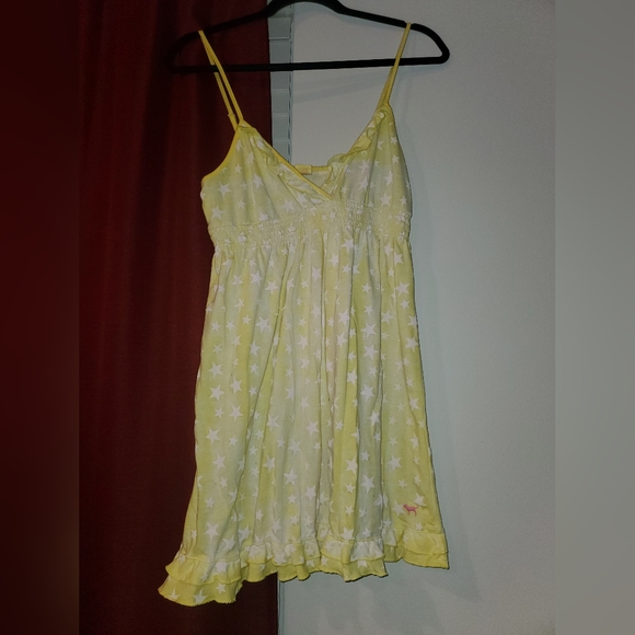 Soft yellow Lingerie for valentines - Picture 2 of 7